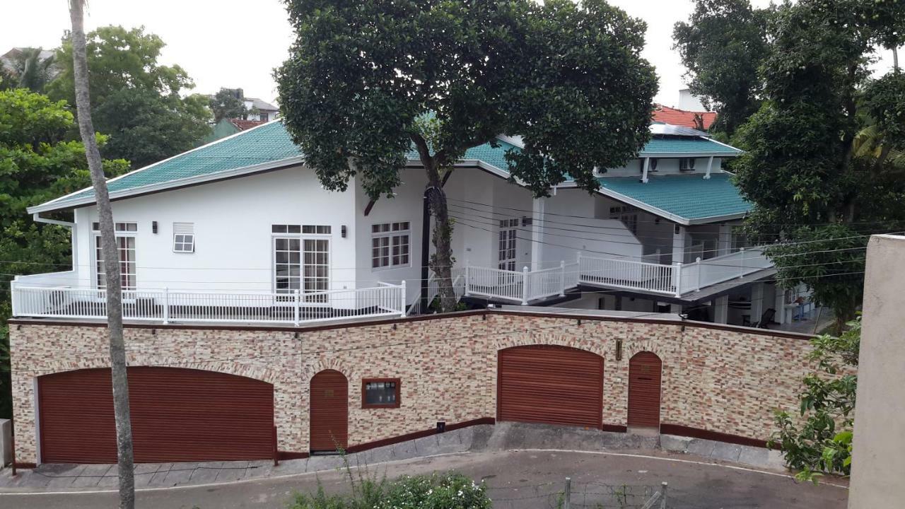 Duvi'S Shelter Bungalow Colombo Exterior photo